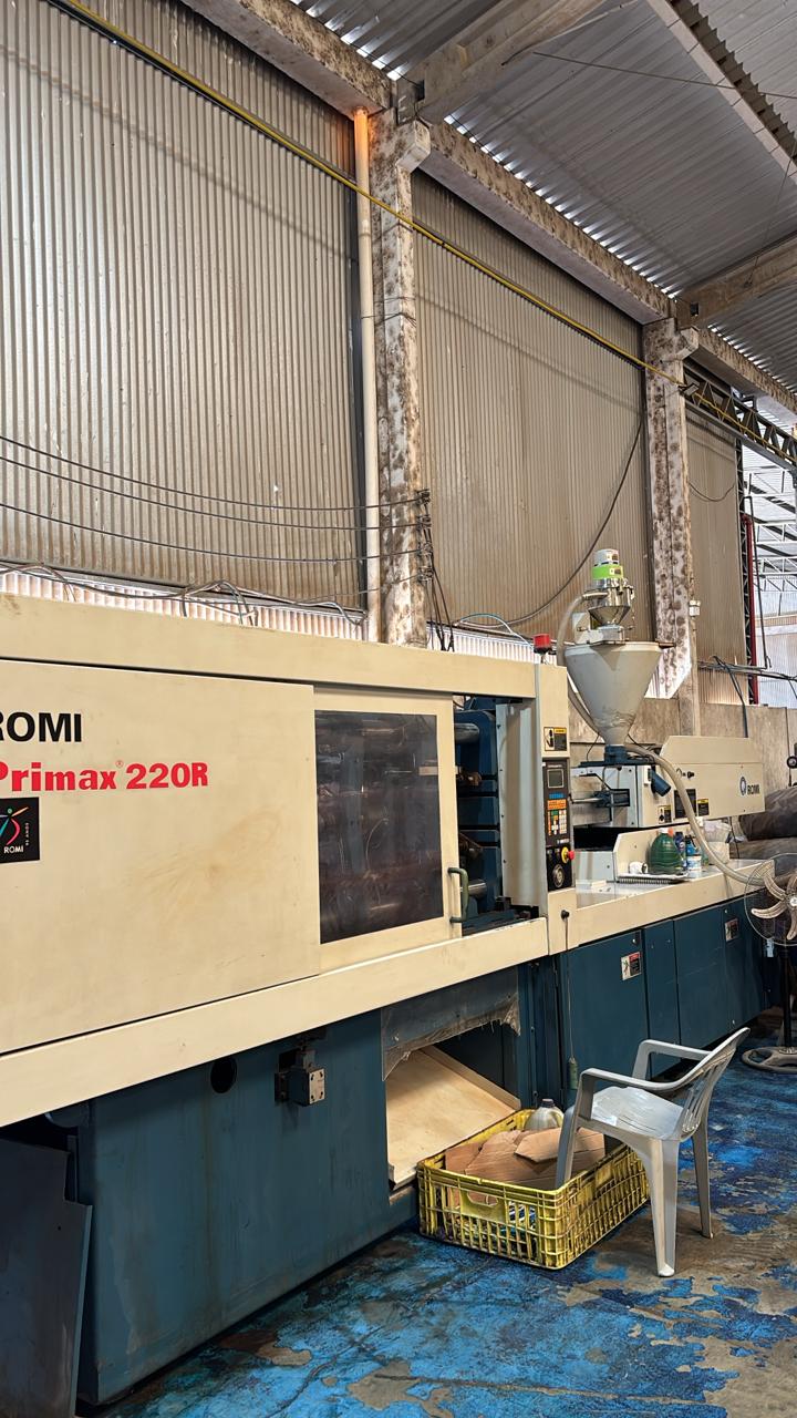 Injetora Romi 220 tons